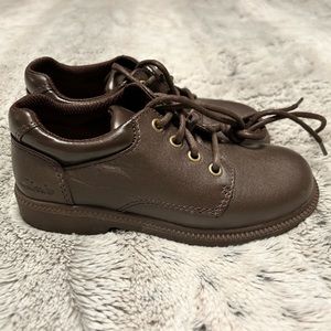 NWOB Clarks Boys Brown Deaton Casual Dress Shoes. Sz 11